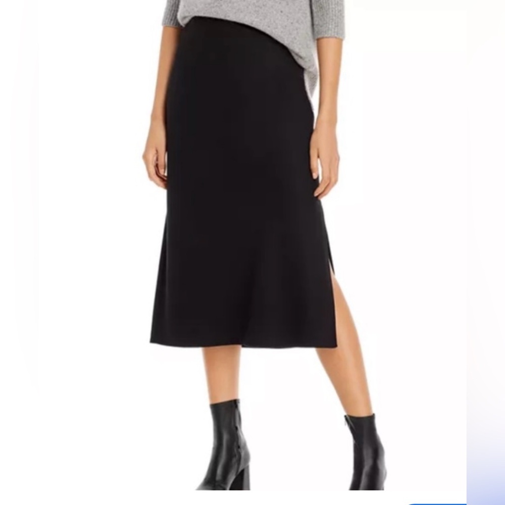 Like New. Vince Classic Straight Black Midi Skirt Double side slits size 6